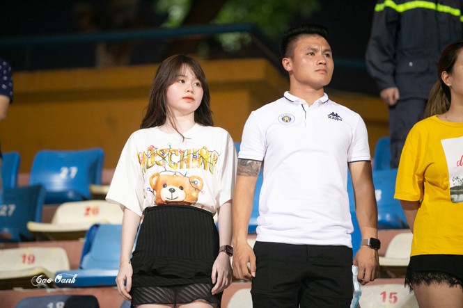 Loạt ảnh chứng minh rằng dù Quang Hải có