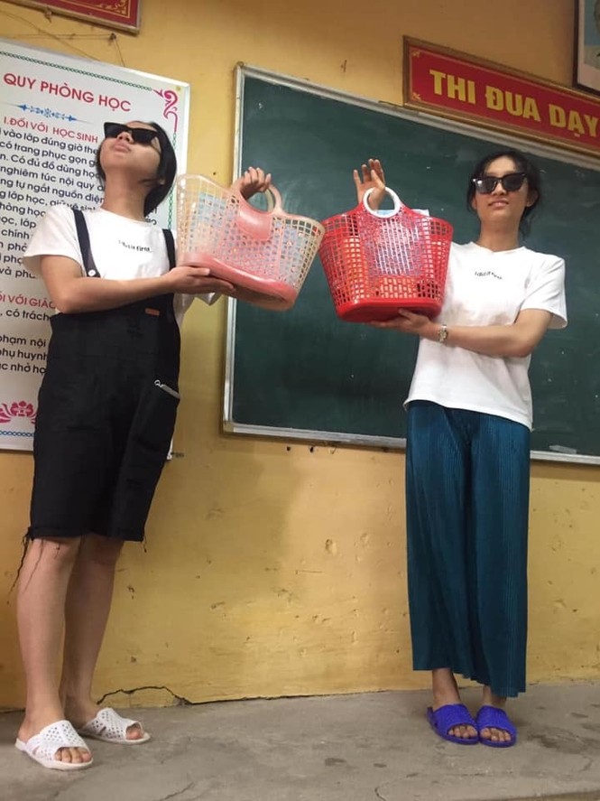 Đầu năm học đi nhận lớp mang cặp gì cho