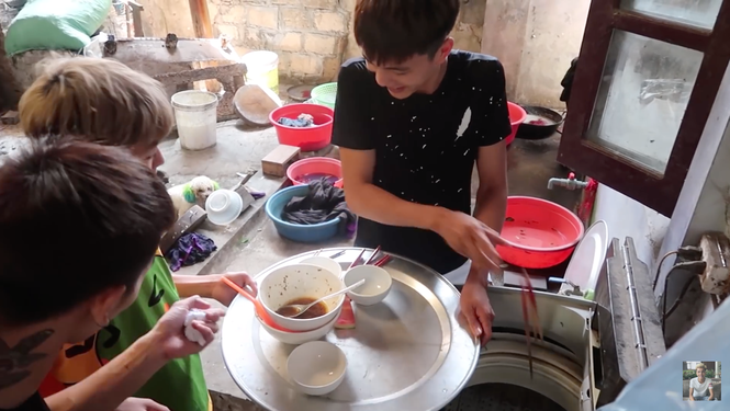 Nam YouTuber khiến dân mạng chán ngán khi