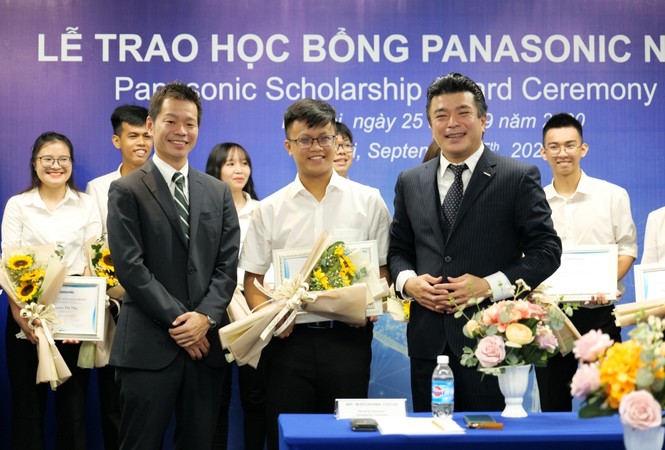 15 bạn sinh viên xuất sắc trên toàn quốc nhận học bổng trị giá 30 triệu đồng - ảnh 1