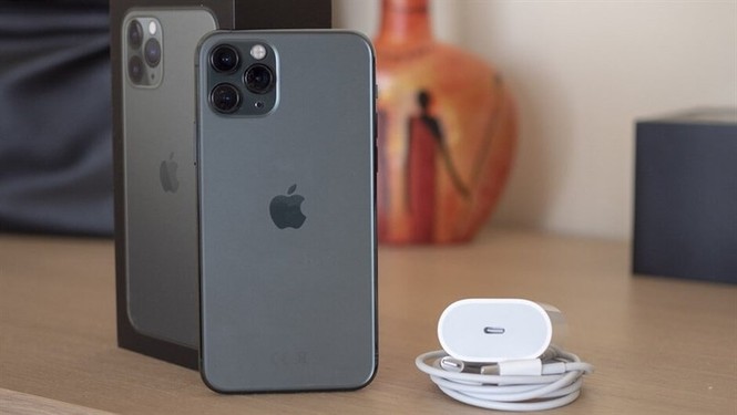 Củ sạc 18W của iPhone 11 Pro, iPhone 11 Pro Max không thể sạc nhanh cho iPhone 12? - ảnh 1