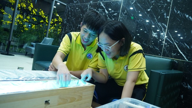 Học sinh lớp 8 tìm giải pháp cải thiện ô nhiễm nguồn nước bằng ứng dụng hạt nanoTIO2 - ảnh 1