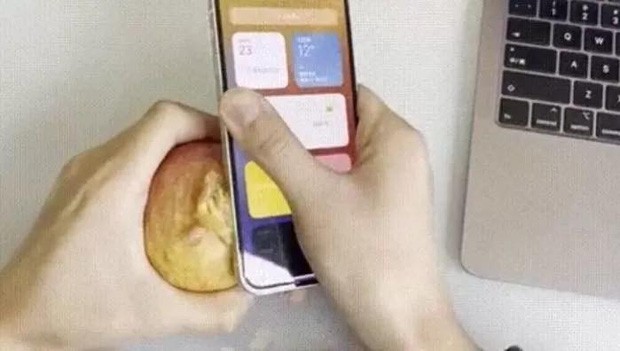 Viền iPhone 12 sắc đến mức có thể gọt táo, làm đứt tay người dùng, thực hư là thế nào? - ảnh 1