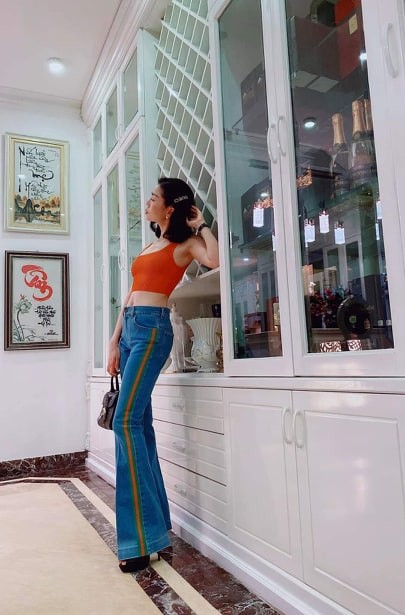 Lệ Quyên thách thức vòng eo 56 của Ngọc Trinh - ảnh 3