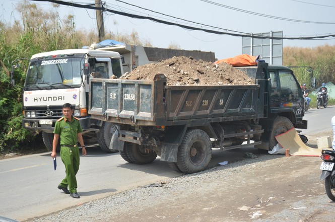 Thanh niên tử vong sau cú tông trực diện vào xe ben - ảnh 1
