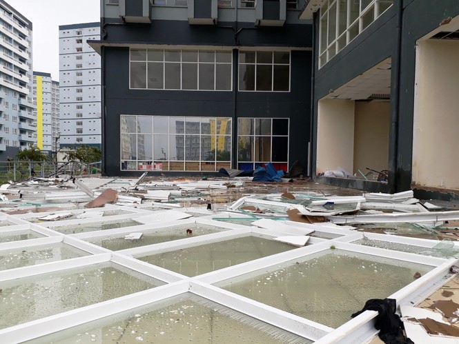 Ký túc xá hiện đại nhất Việt Nam tan hoang sau một trận mưa - ảnh 2