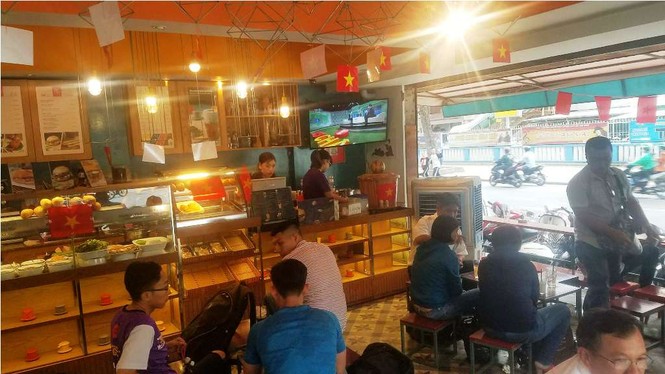 Người Sài Gòn háo hức chờ trận đấu lịch sử của U23 Việt Nam - ảnh 10