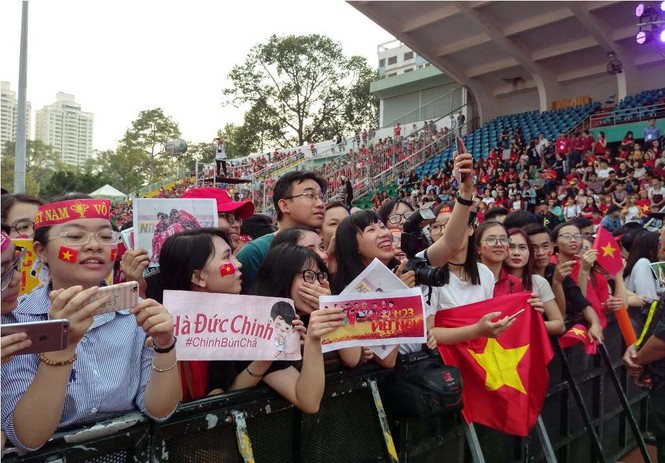 Những bóng hồng 'bùng cháy' cùng cầu thủ U23 Việt Nam - ảnh 4