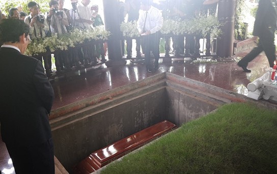 Cố Thủ tướng Phan Văn Khải hòa mình vào lòng đất mẹ Củ Chi - ảnh 13