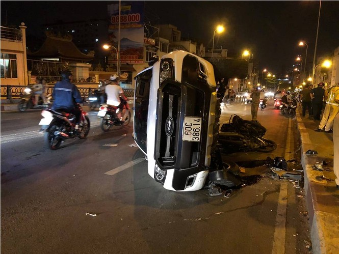 Người đàn ông bị ô tô tông rơi khỏi cầu, tử vong tại chỗ - ảnh 1