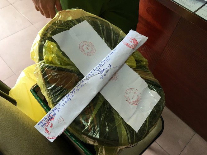 Bị đâm chết vì... vuốt má nhân viên bán cà phê - ảnh 1