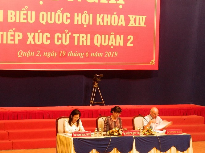 Cử tri tiếp tục hỏi bà Nguyễn Thị Quyết Tâm về vấn đề Thủ Thiêm - ảnh 1