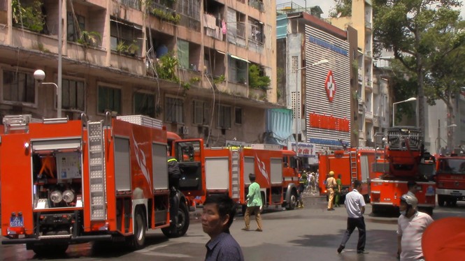 Dùng kìm cắt lưới B40 cứu hàng chục người kẹt trong vụ cháy ký túc xá Sài Gòn - ảnh 5