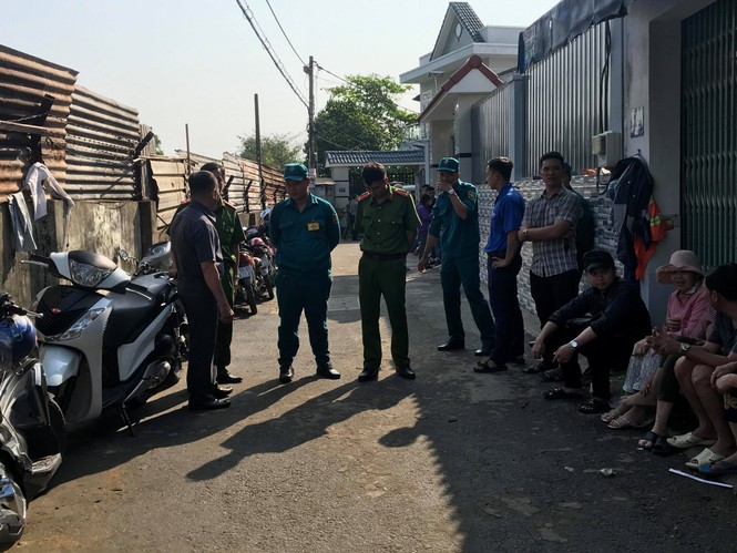 Vụ cháy làm 5 người chết sáng 27 tết: 4 xe máy bít kín lối thoát duy nhất - ảnh 1