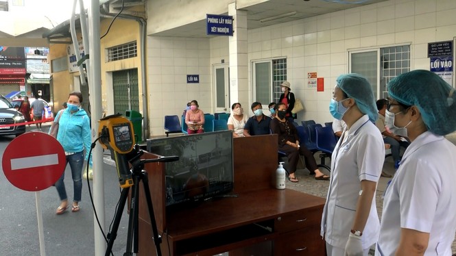 Máy đo thân nhiệt - ảnh 2