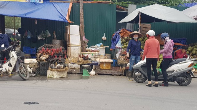 Hoa, quả, gà… tăng giá ngày rằm tháng Chạp - ảnh 3