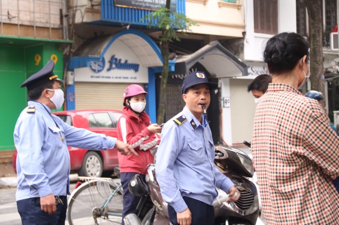 Người Hà Nội xếp hàng mua bánh trôi, bánh chay từ 5 giờ sáng - ảnh 5