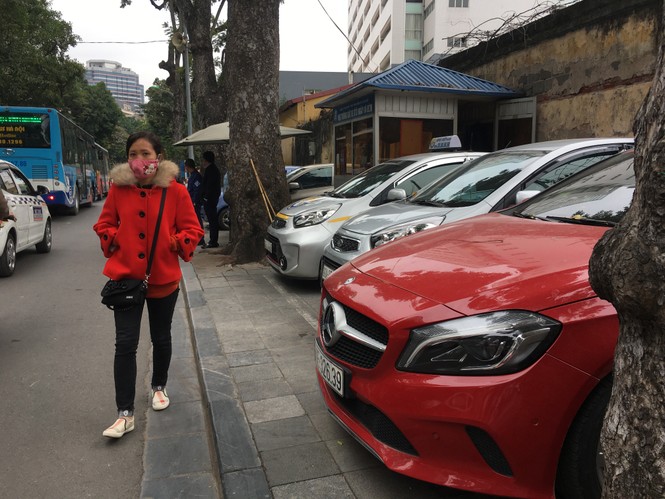 Hiểu nhầm chỉ đạo của thành phố, quận huyện 'đua nhau' lát vỉa hè? - ảnh 1