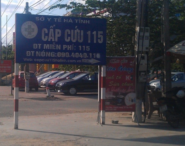 Thu hồi nhiều biển xanh gắn trên xe cấp cứu tư nhân - ảnh 1