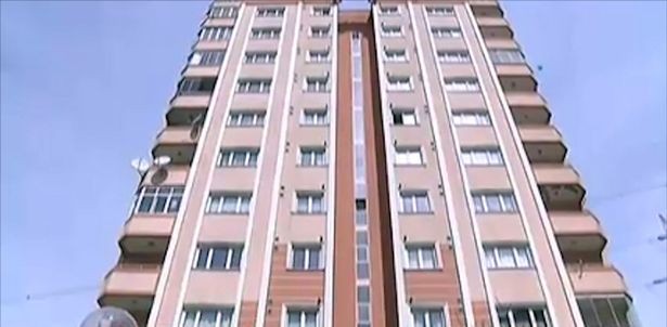 Bị đe dọa hiếp dâm, mẫu nữ nhảy lầu tự sát - ảnh 1