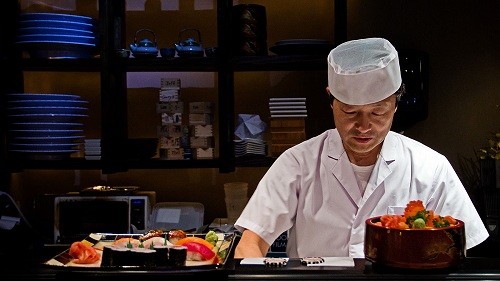 Cuộc sống của người mẫu sushi khỏa thân - ảnh 1