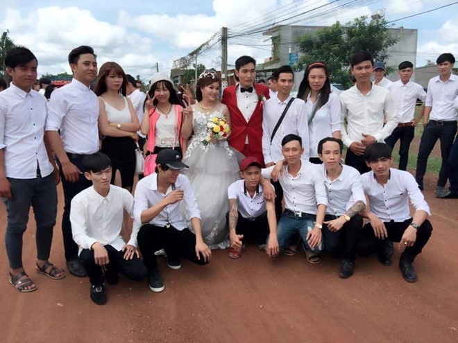 rước dâu bằng exciter - ảnh 2