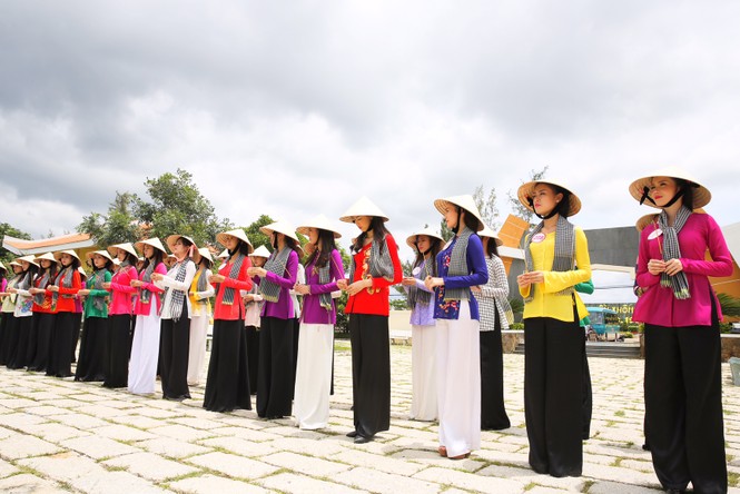 thí sinh hoa hậu thăm rừng sác - ảnh 1