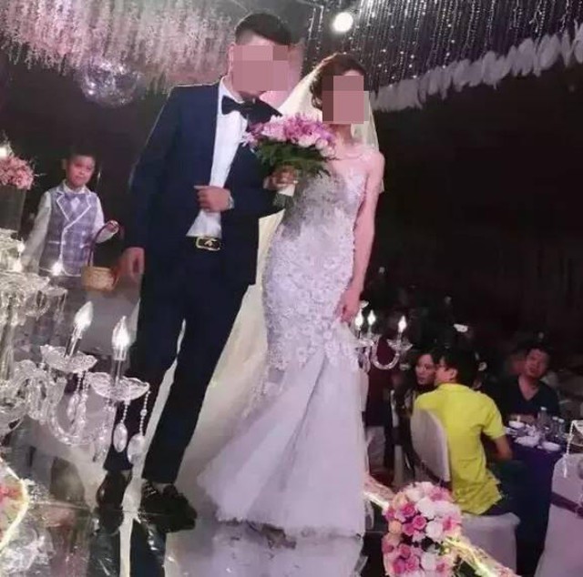 Chú rể 'chơi ngông' tặng nhà vợ 21 tỉ đồng ngay tại đám cưới - ảnh 1