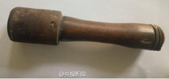 Dùng lựu đạn làm... chày suốt 25 năm mà không hay biết - ảnh 1