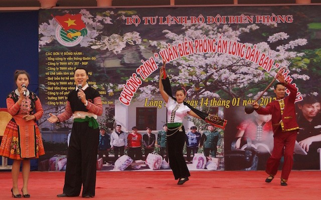 Rộn ràng Xuân Biên phòng - ảnh 1