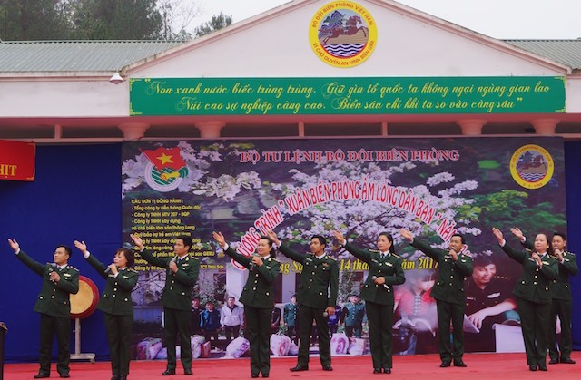 Rộn ràng Xuân Biên phòng - ảnh 2