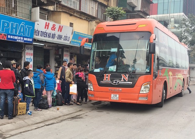 Thanh tra giao thông làm ngơ để xe trái tuyến lộng hành - ảnh 3