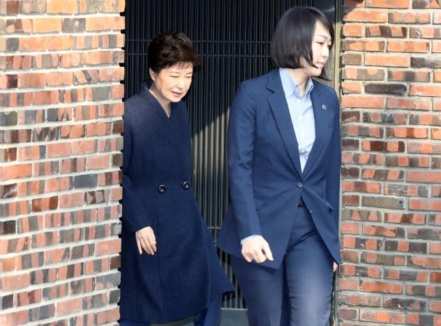 Bà Park Geun-hye xin lỗi nhân dân Hàn Quốc - ảnh 1