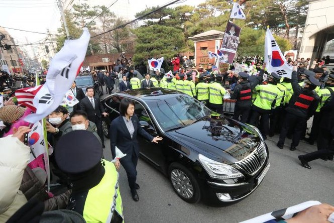 Bà Park Geun-hye xin lỗi nhân dân Hàn Quốc - ảnh 2
