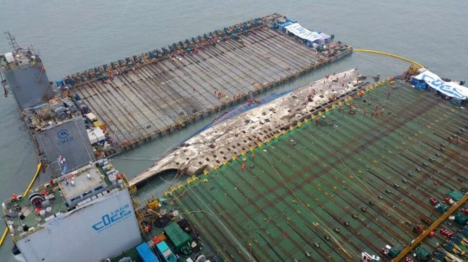 Hàn Quốc: Trục vớt phà Sewol tìm 9 thi thể mất tích - ảnh 1