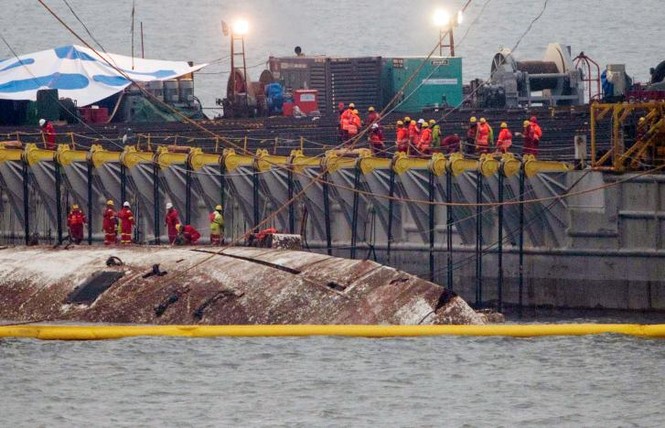 Hàn Quốc: Trục vớt phà Sewol tìm 9 thi thể mất tích - ảnh 4