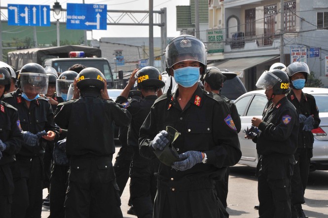 Cần Thơ: Hối hả tháo dỡ tòa nhà công ty bị cháy - ảnh 2