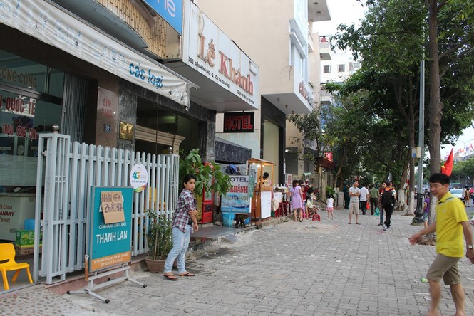 Dòng người đổ về trung tâm Đà Nẵng xem pháo hoa - ảnh 10
