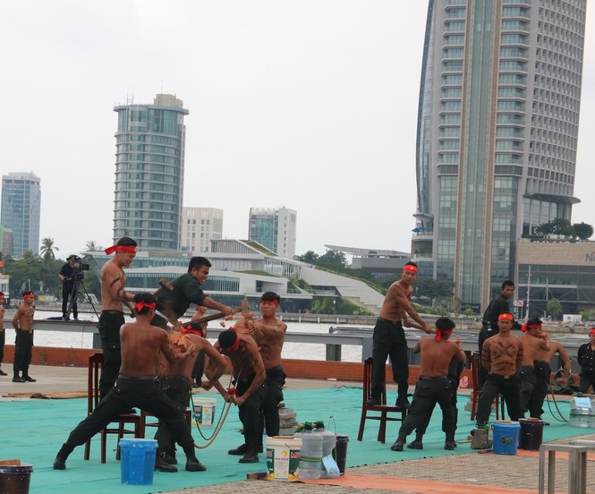 Khí công phi thường của chiến sỹ cảnh sát bảo vệ APEC - ảnh 10