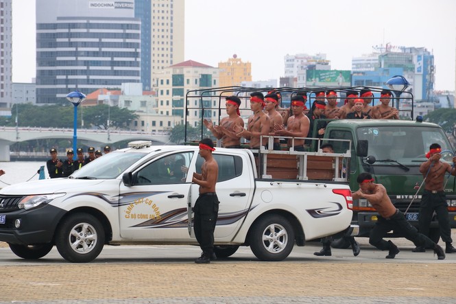 Khí công phi thường của chiến sỹ cảnh sát bảo vệ APEC - ảnh 11