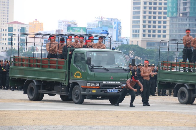 Khí công phi thường của chiến sỹ cảnh sát bảo vệ APEC - ảnh 12