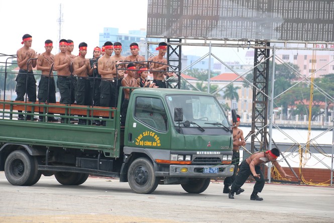 Khí công phi thường của chiến sỹ cảnh sát bảo vệ APEC - ảnh 13