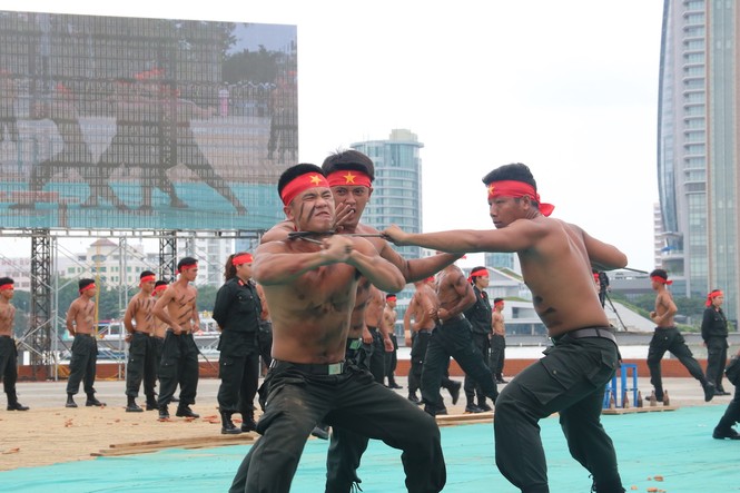 Khí công phi thường của chiến sỹ cảnh sát bảo vệ APEC - ảnh 5