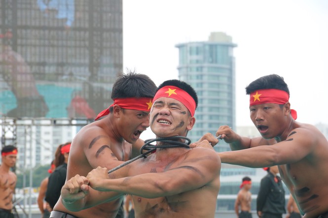 Khí công phi thường của chiến sỹ cảnh sát bảo vệ APEC - ảnh 7