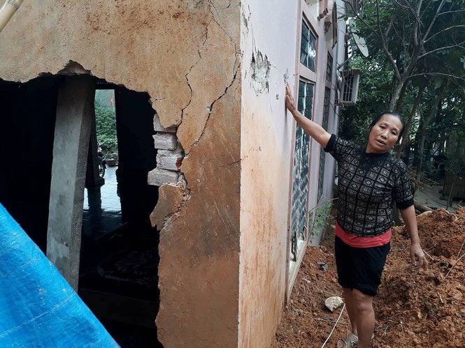 Người dân mất ngủ vì lo sạt lở đất khi trời mưa - ảnh 3