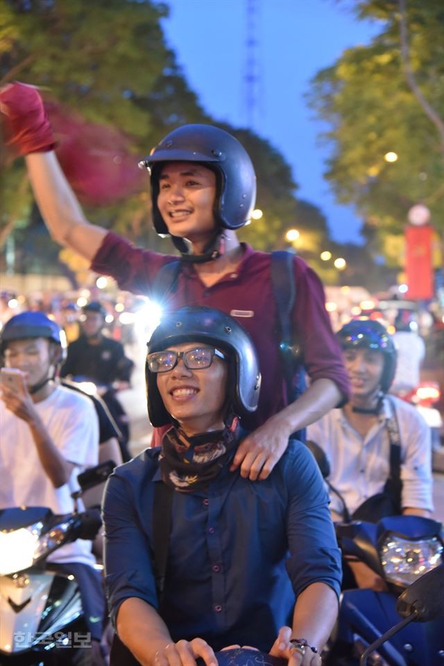 Báo Hàn Quốc ‘không tin’ đây là bóng đá Việt Nam - ảnh 3