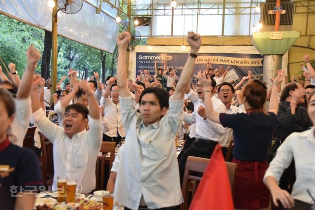 Báo Hàn Quốc ‘không tin’ đây là bóng đá Việt Nam - ảnh 2