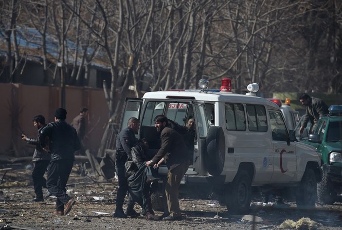 Afghanistan: Thương vong vụ đánh bom tự sát tăng mạnh, lên 338 người - ảnh 1