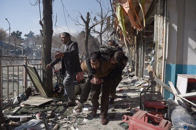 Afghanistan: Thương vong vụ đánh bom tự sát tăng mạnh, lên 338 người - ảnh 2