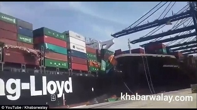 Tàu hàng đâm nhau, 21 container xe hơi nhập khẩu rơi xuống biển - ảnh 1